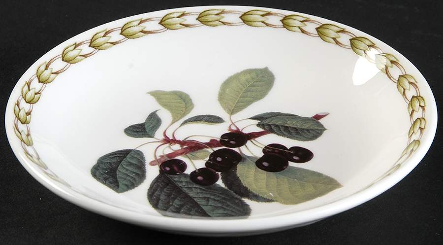 Hooker's Fruit (Bone, Made In England) Fruit/Dessert (Sauce) Bowl by Rosina-Queens-1