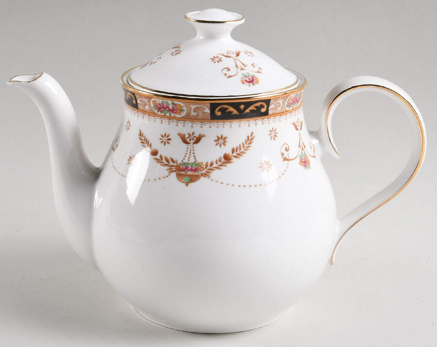 Olde England Teapot & Lid by Rosina-Queens-1