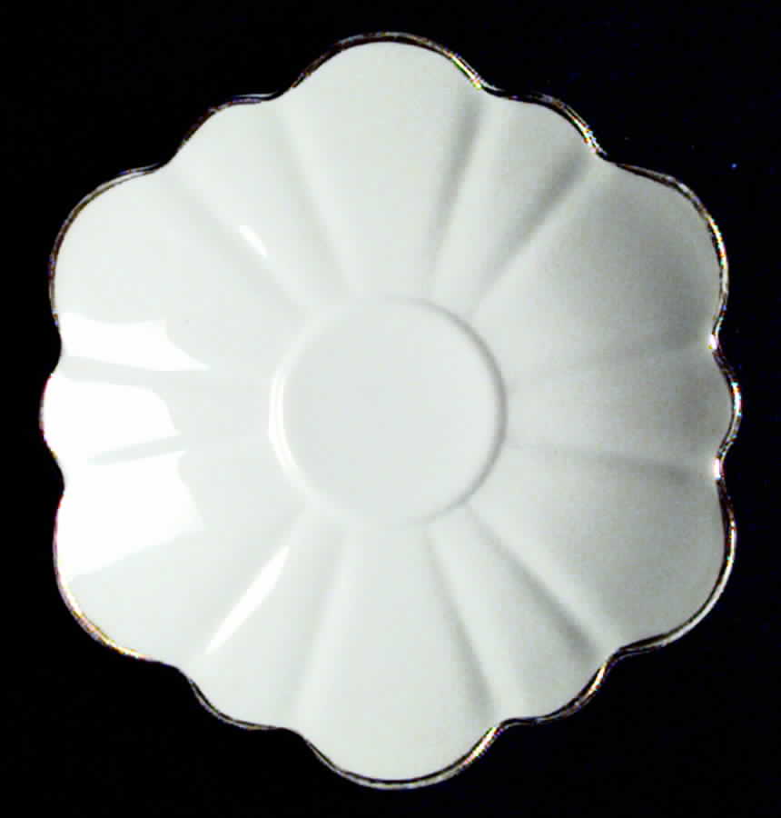 RIA7 Saucer by Rosina-Queens-1