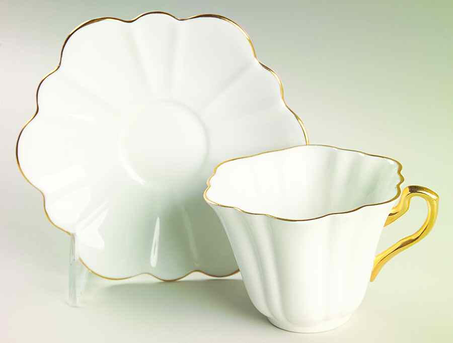 RIA7 Flat Cup & Saucer Set by Rosina-Queens-1