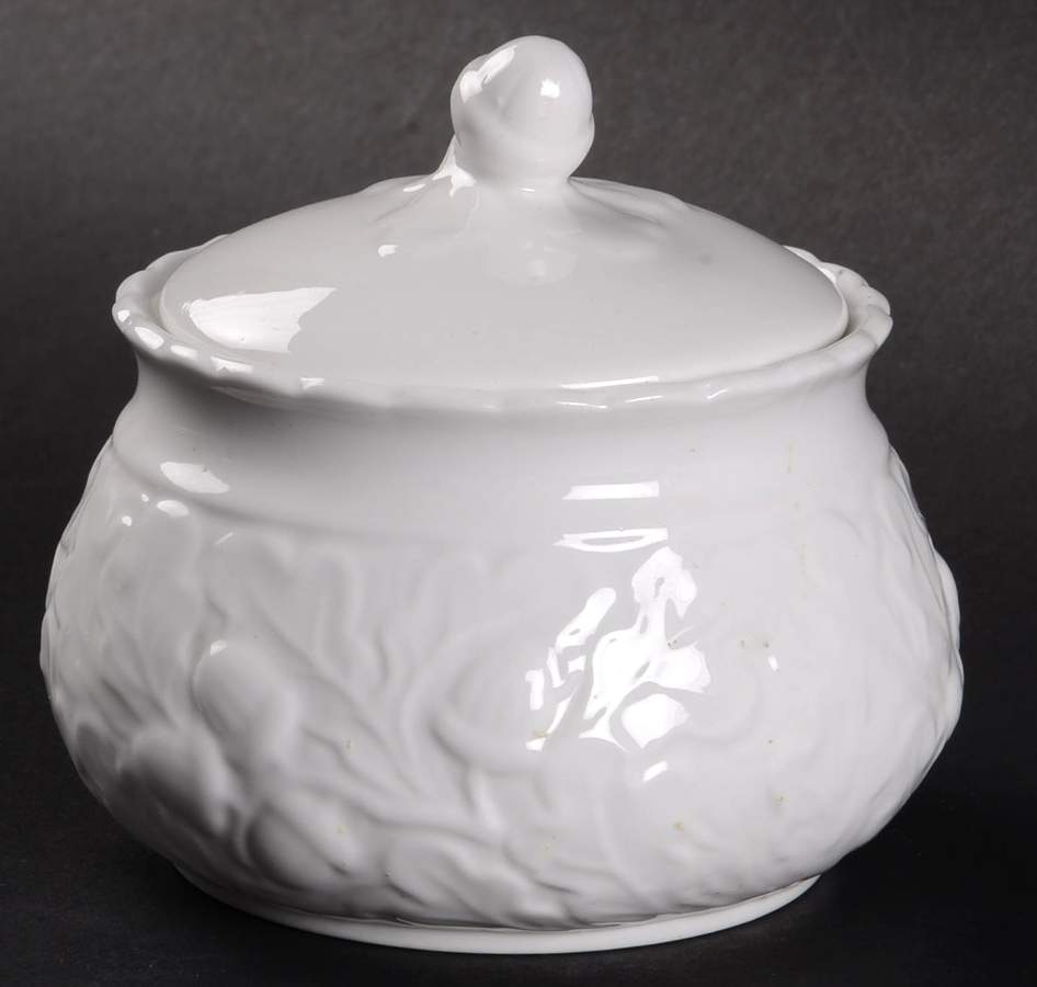 Royal Oak Sugar Bowl & Lid by Rosina-Queens-1