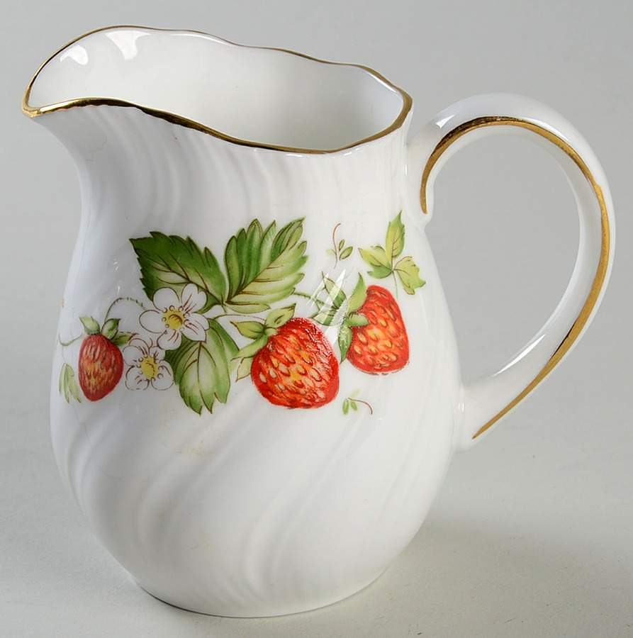 Virginia Strawberry Creamer by Rosina-Queens-1
