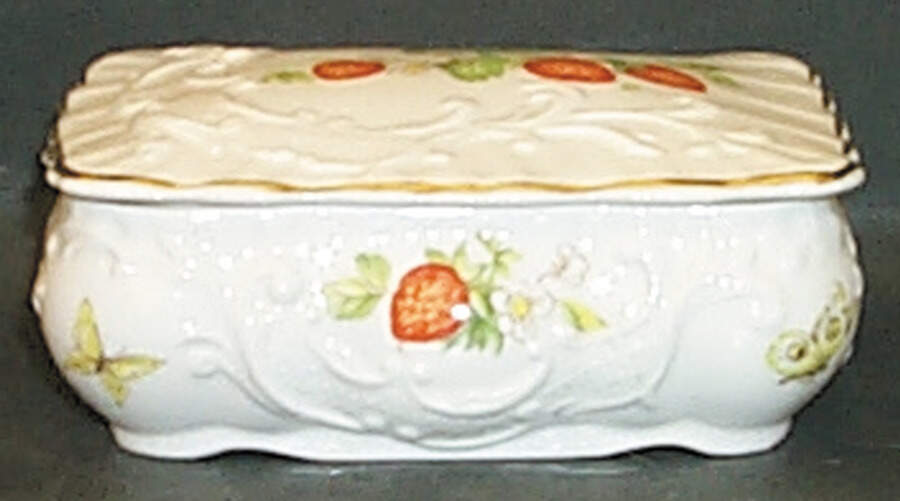 Virginia Strawberry Rectangular Box with Lid by Rosina-Queens-1