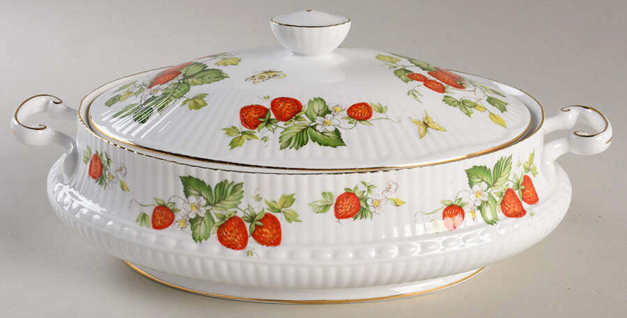 Virginia Strawberry Oval Covered Vegetable by Rosina-Queens-1