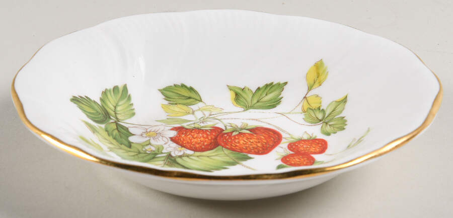 Virginia Strawberry Fruit/Dessert (Sauce) Bowl by Rosina-Queens-1