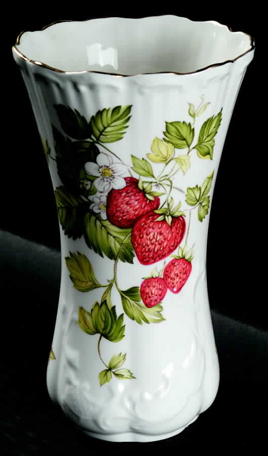 Virginia Strawberry 7" Vase by Rosina-Queens-1