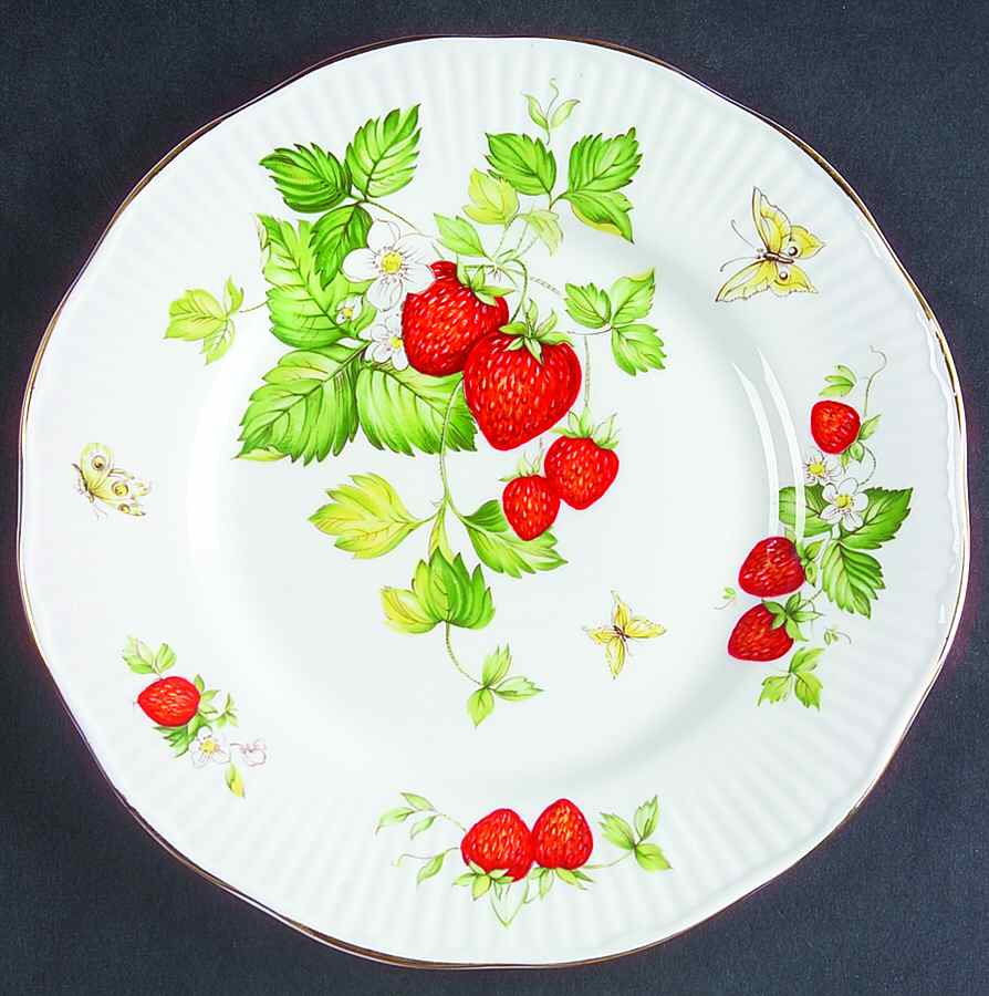 Virginia Strawberry Salad Plate by Rosina-Queens-1