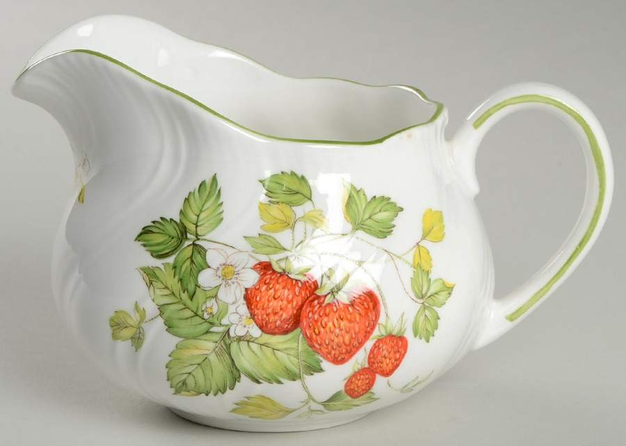Virginia Strawberry Gravy Boat by Rosina-Queens-1