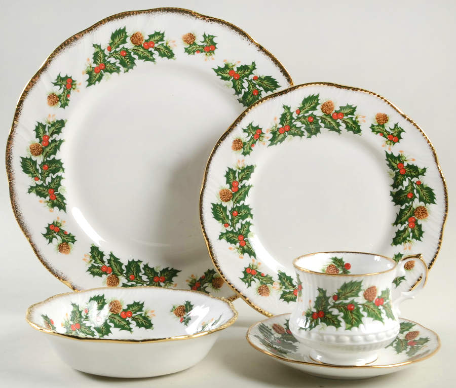 Yuletide (Scalloped) 5 Piece Place Setting by Rosina-Queens-1