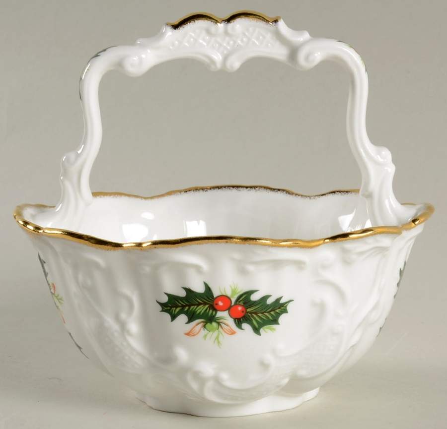 Yuletide (Scalloped) Small Basket by Rosina-Queens-1