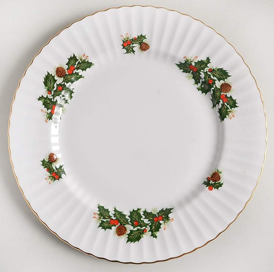Yuletide (Scalloped) Dinner Plate by Rosina-Queens-1