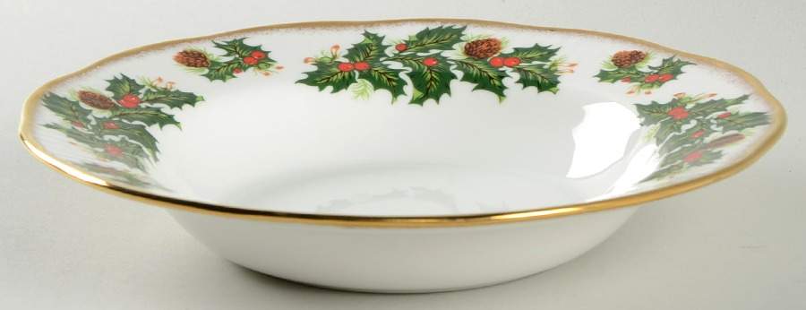 Yuletide (Scalloped) Rim Soup Bowl by Rosina-Queens-1