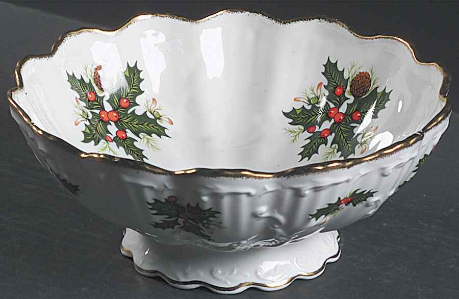 Yuletide (Scalloped) Medium All Purpose Bowl by Rosina-Queens-1