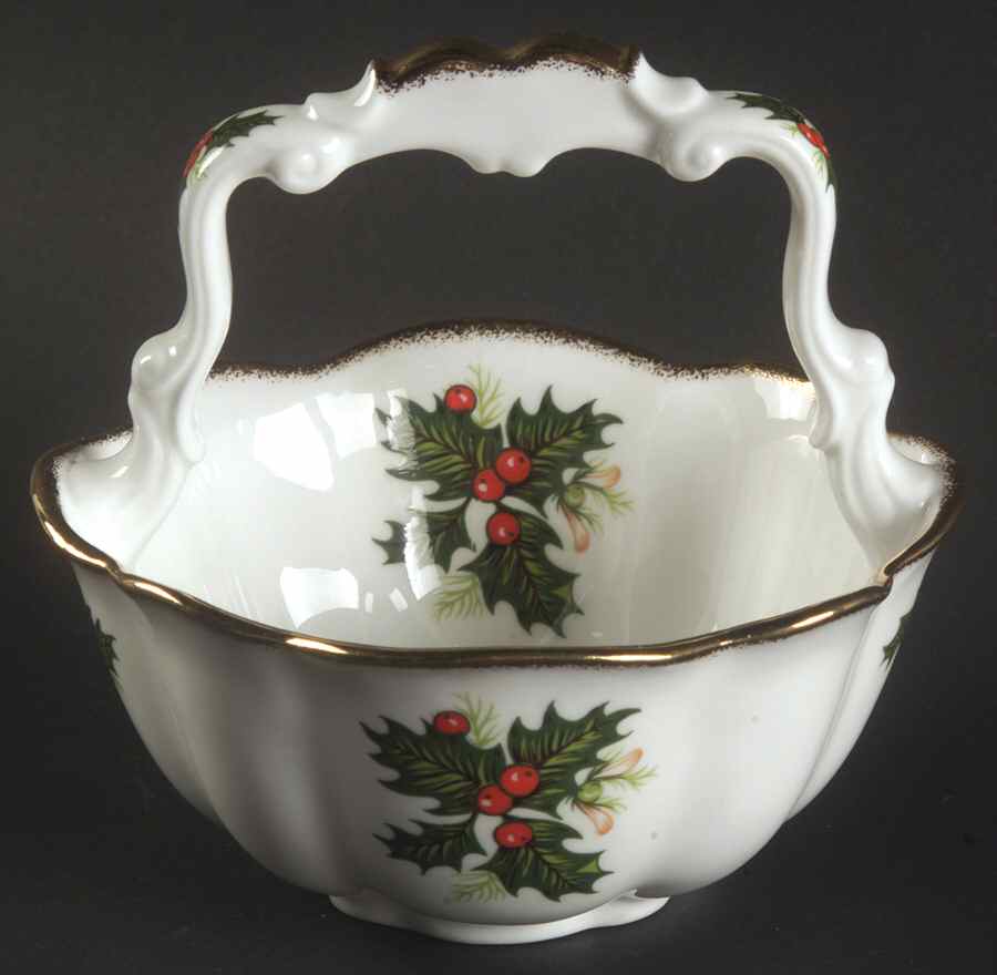 Yuletide (Scalloped) Small Basket by Rosina-Queens-1