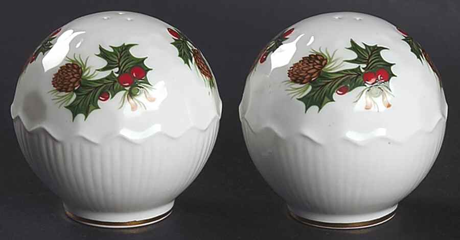 Yuletide (Scalloped) Salt & Pepper Set by Rosina-Queens-1