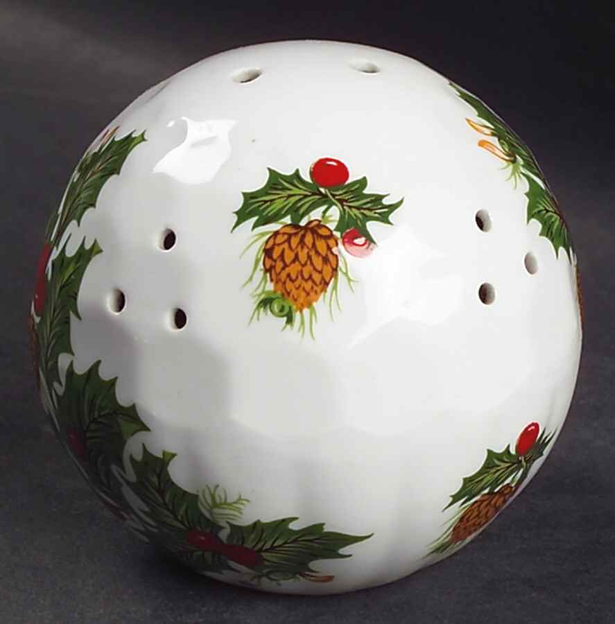 Yuletide (Scalloped) Pommander by Rosina-Queens-1