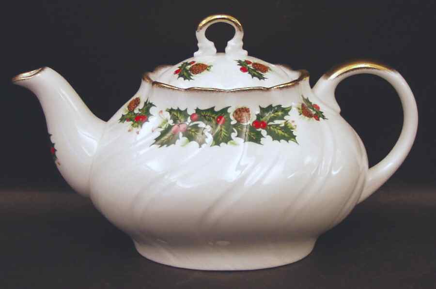 Yuletide (Scalloped) Teapot & Lid by Rosina-Queens-1