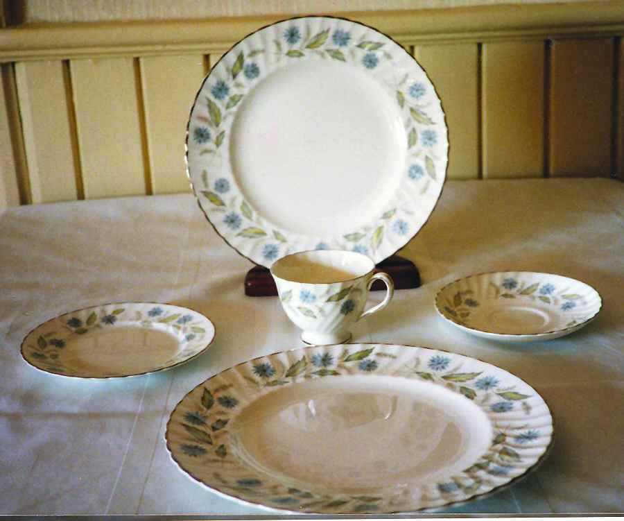 Lorraine Dinner Plate by Ridgway (Ridgways)-1