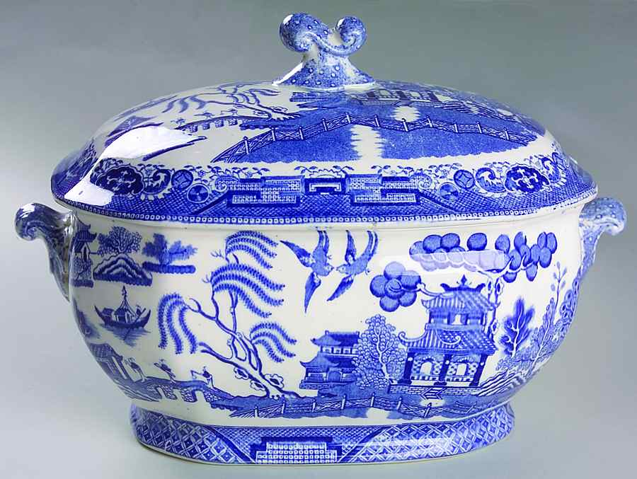Willow Blue (Birds, Diamond Stamp) Tureen &  Lid by Ridgway (Ridgways)-1