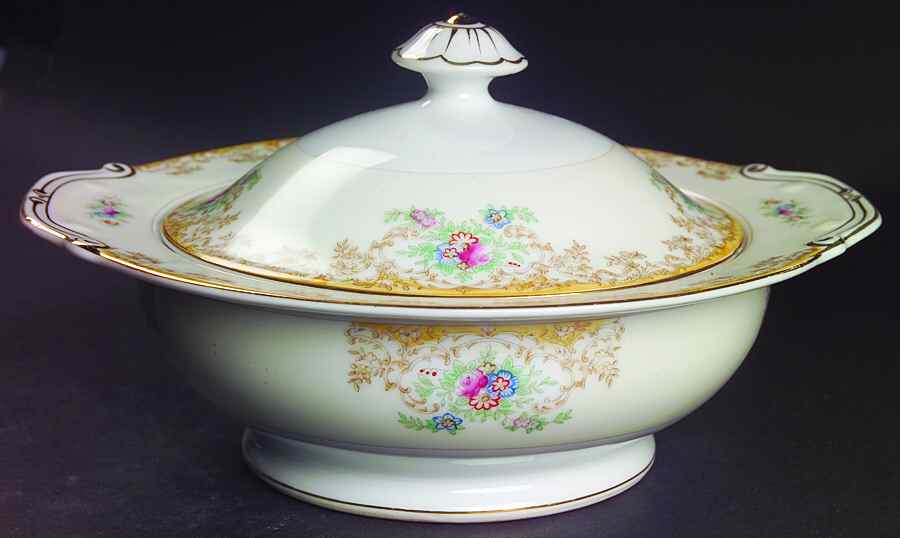 RLC2 Round Covered Vegetable by Royal Chester-1