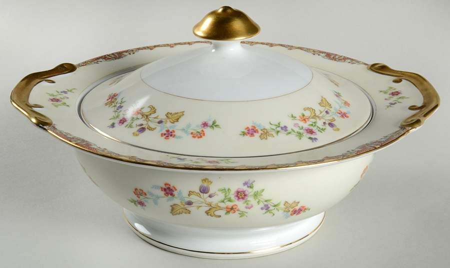 RLC5 Round Covered Vegetable by Royal Chester-1