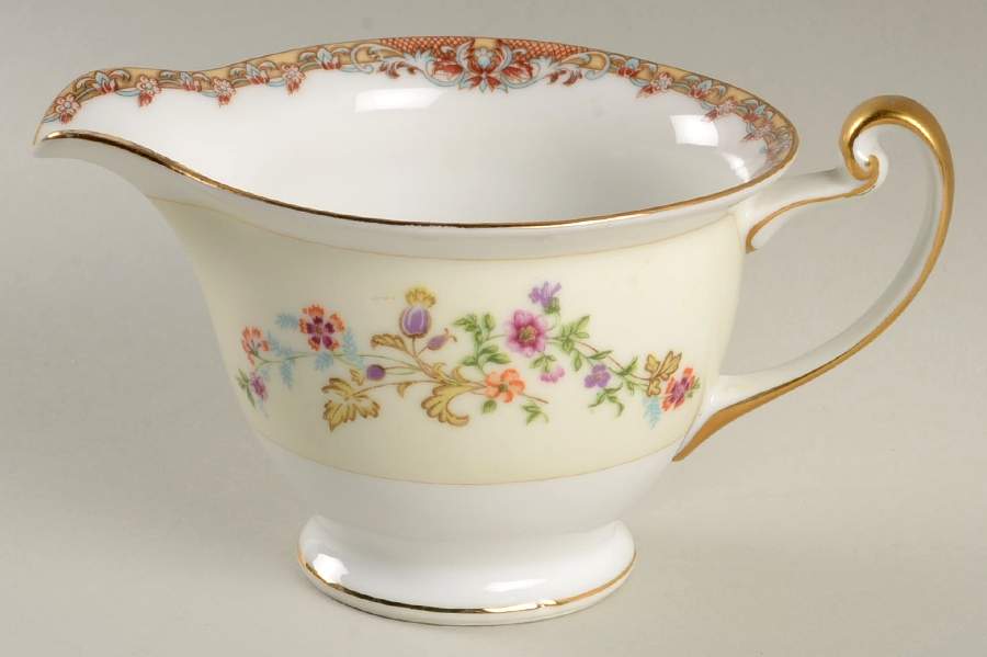 RLC5 Creamer by Royal Chester-1