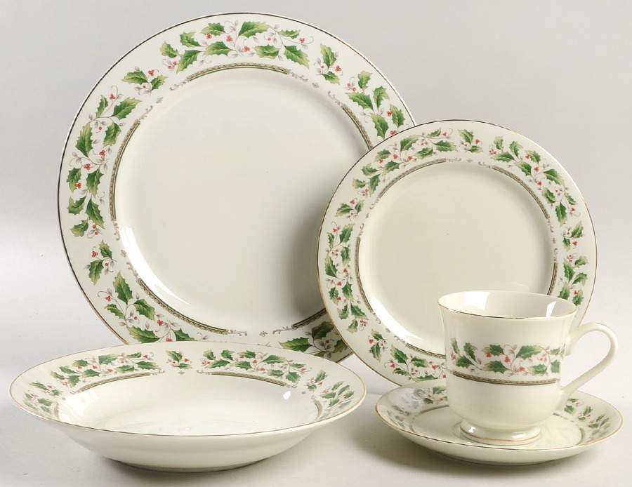 Holly Holiday 5 Piece Place Setting by Royal Limited-1