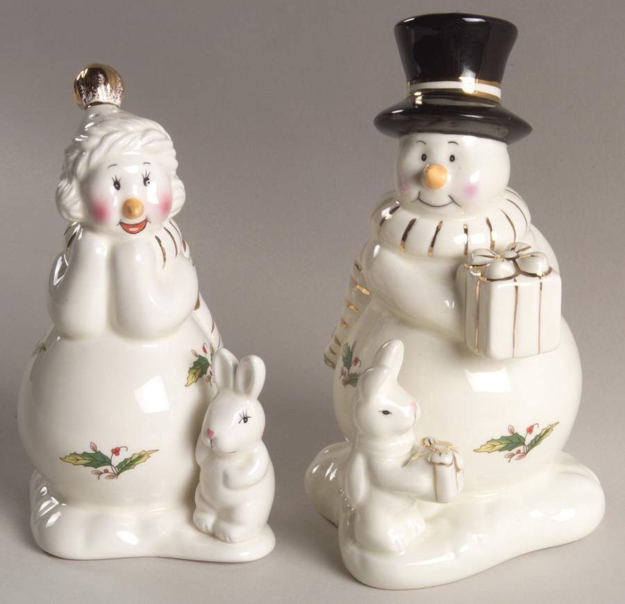 Holly Holiday Figural Salt and Pepper by Royal Limited-1