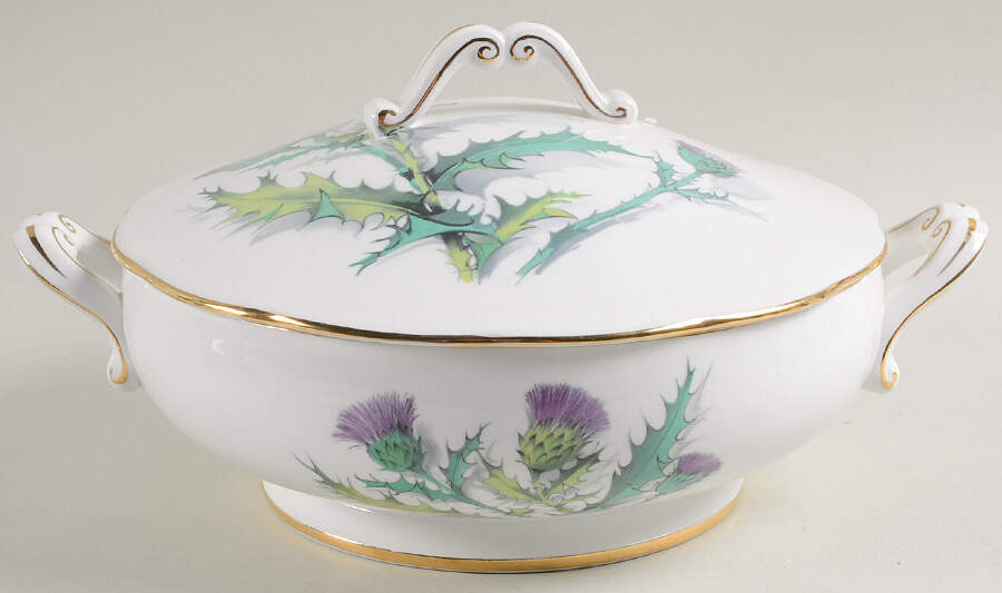 Queen O'Th' Highlands Round Covered Vegetable by Roslyn (England)-1