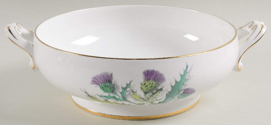 Queen O'Th' Highlands Round Vegetable No Lid by Roslyn (England)-1