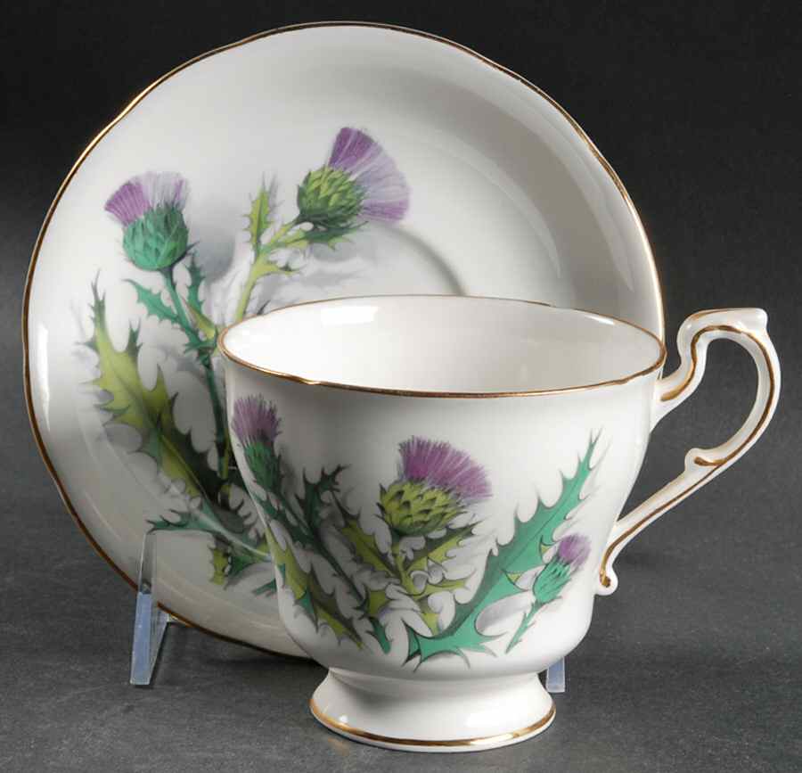 Queen O'Th' Highlands Oversized Cup & Saucer Set by Roslyn (England)-1