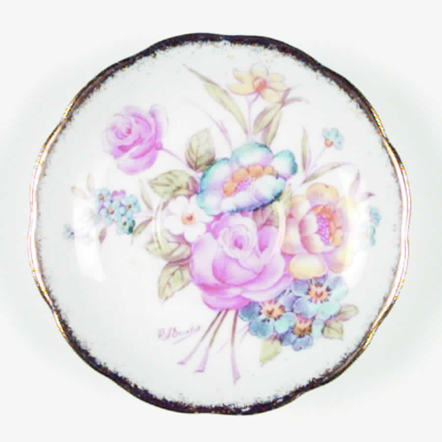 Sunningdale Saucer by Roslyn (England)-1