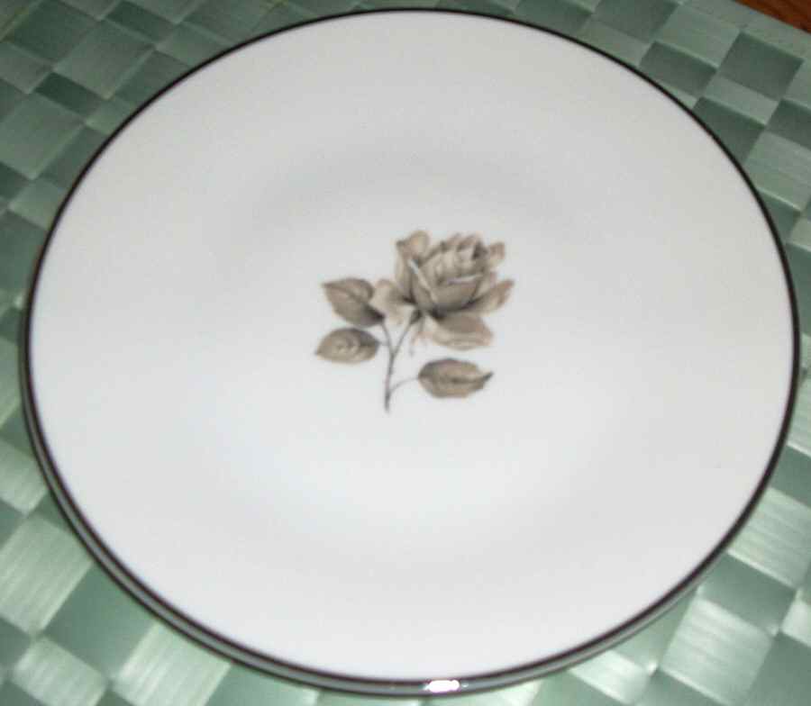 Midnight Rose Dinner Plate by Royal Magnus-1
