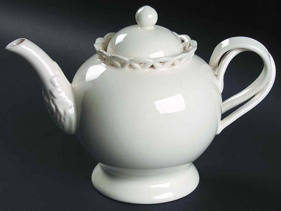 Classics Kettle & Lid by Royal Creamware-1