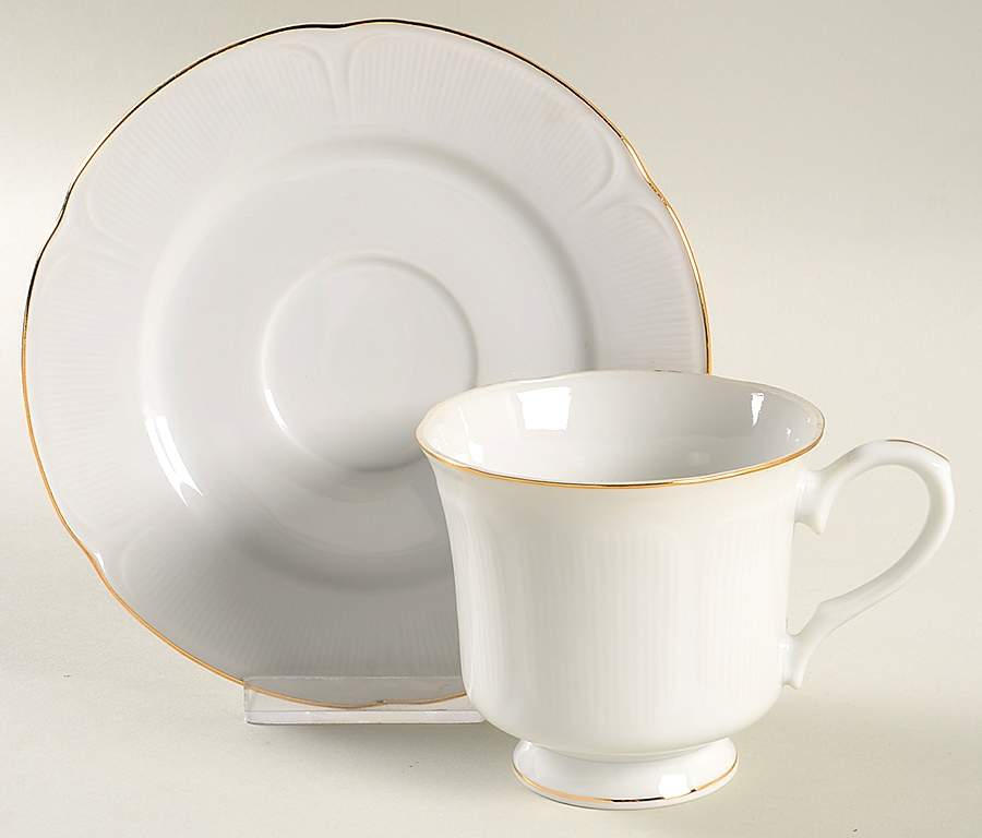 Coquille D'Or Footed Cup & Saucer Set by Ranmaru-1
