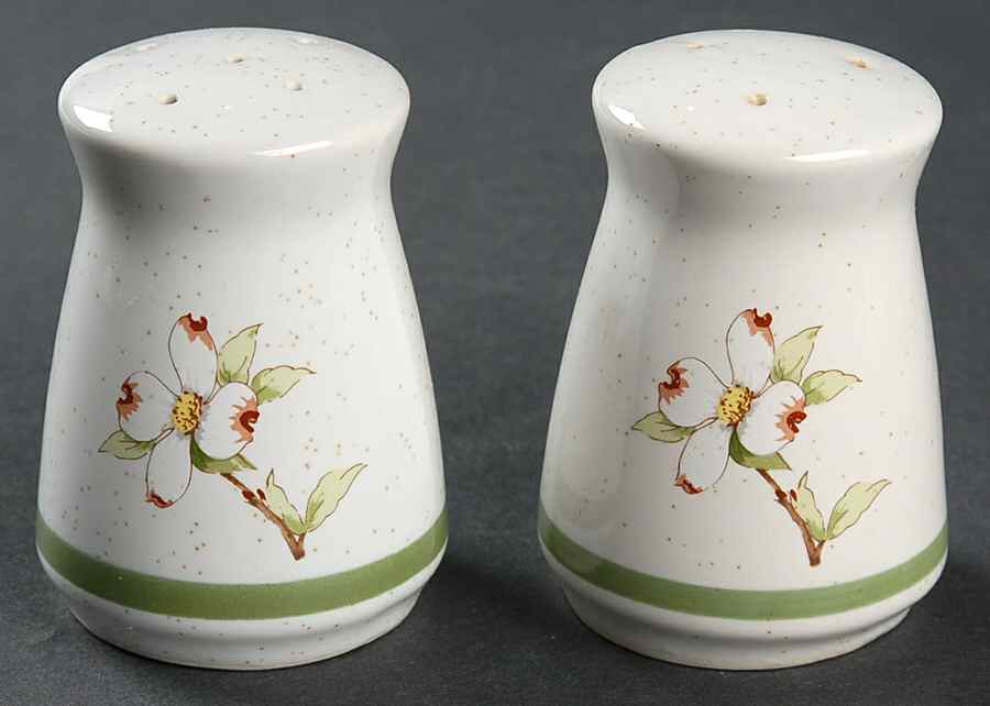 Dogwood Salt & Pepper Set by Ranmaru-1