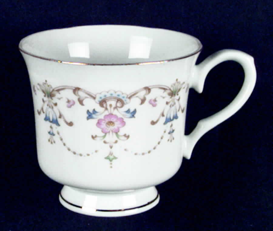 Renaissance Footed Cup by Ranmaru-1