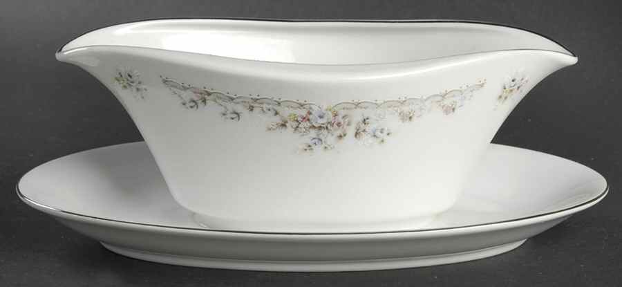 Rose Point Gravy Boat with Attached Underplate by Ranmaru-1