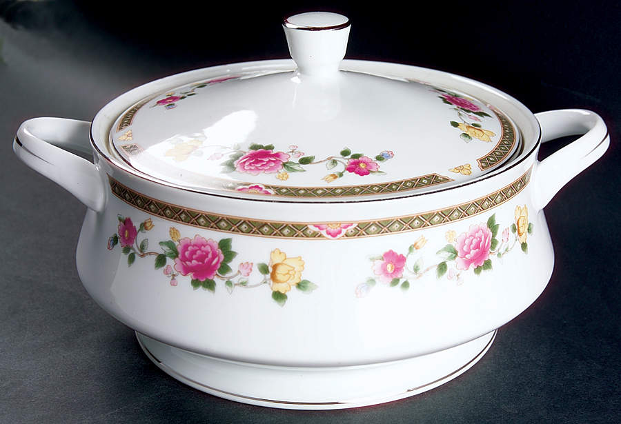 Rose Tapestry Round Covered Vegetable by Ranmaru-1
