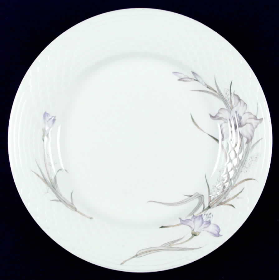 Daffodil Dinner Plate by Renoir-1