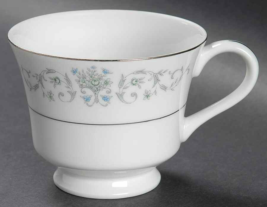 Bordeaux Blue and Gray Footed Cup by Rose (Japan)-1