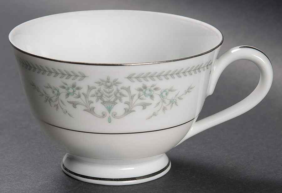 Brenda Footed Cup by Rose (Japan)-1