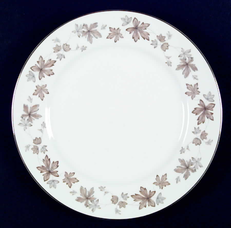 Brierly Dinner Plate by Rose (Japan)-1
