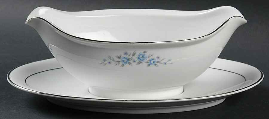 Charm Gravy Boat with Attached Underplate by Rose (Japan)-1