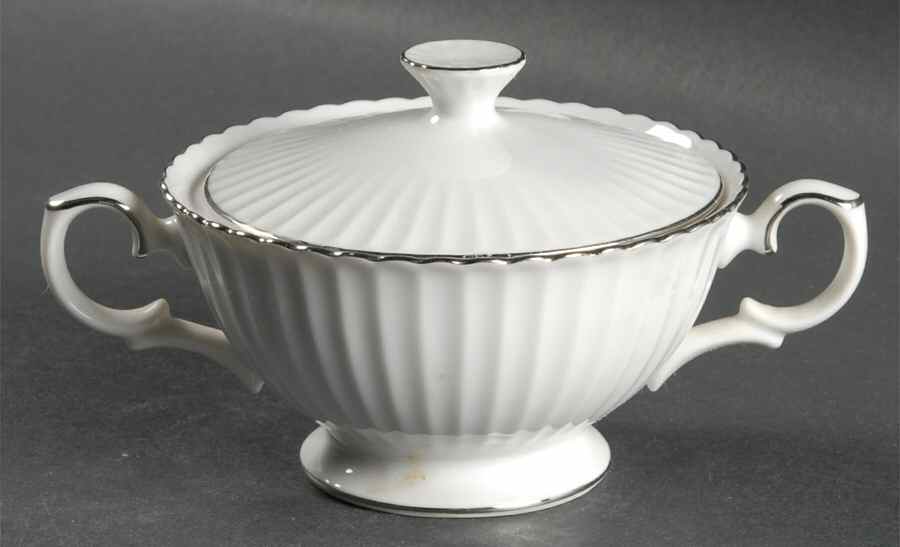 Delisle Sugar Bowl & Lid by Rose (Japan)-1