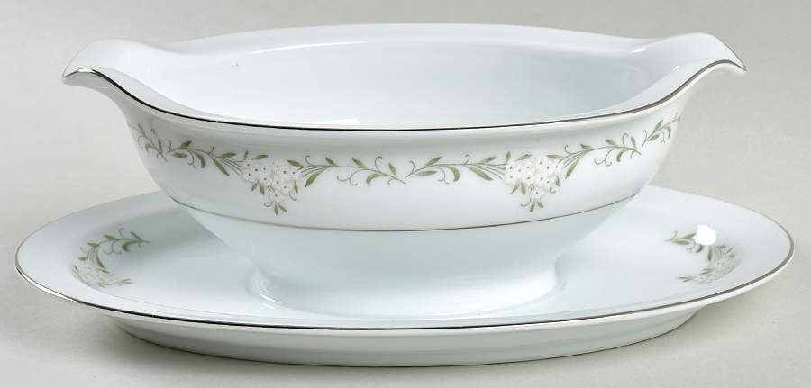 Elisa Gravy Boat with Attached Underplate by Rose (Japan)-1