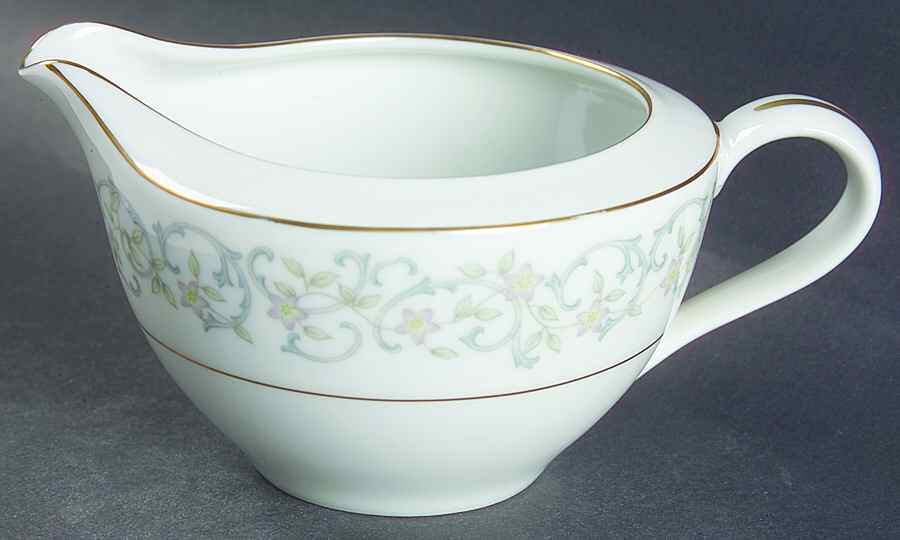 Fairview Creamer by Rose (Japan)-1