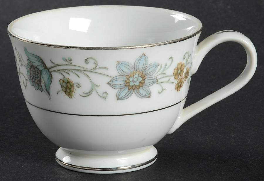 Floris Footed Cup by Rose (Japan)-1