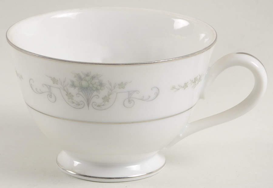 Gainsborough Footed Cup by Rose (Japan)-1