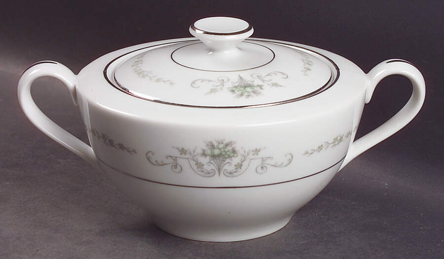 Gainsborough Sugar Bowl & Lid by Rose (Japan)-1